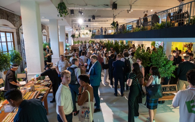 2025 Pitch Competition | The Climate Solutions Prize is an unparalleled competition designed to inspire researchers and organizations with funding to fight the climate crisis.